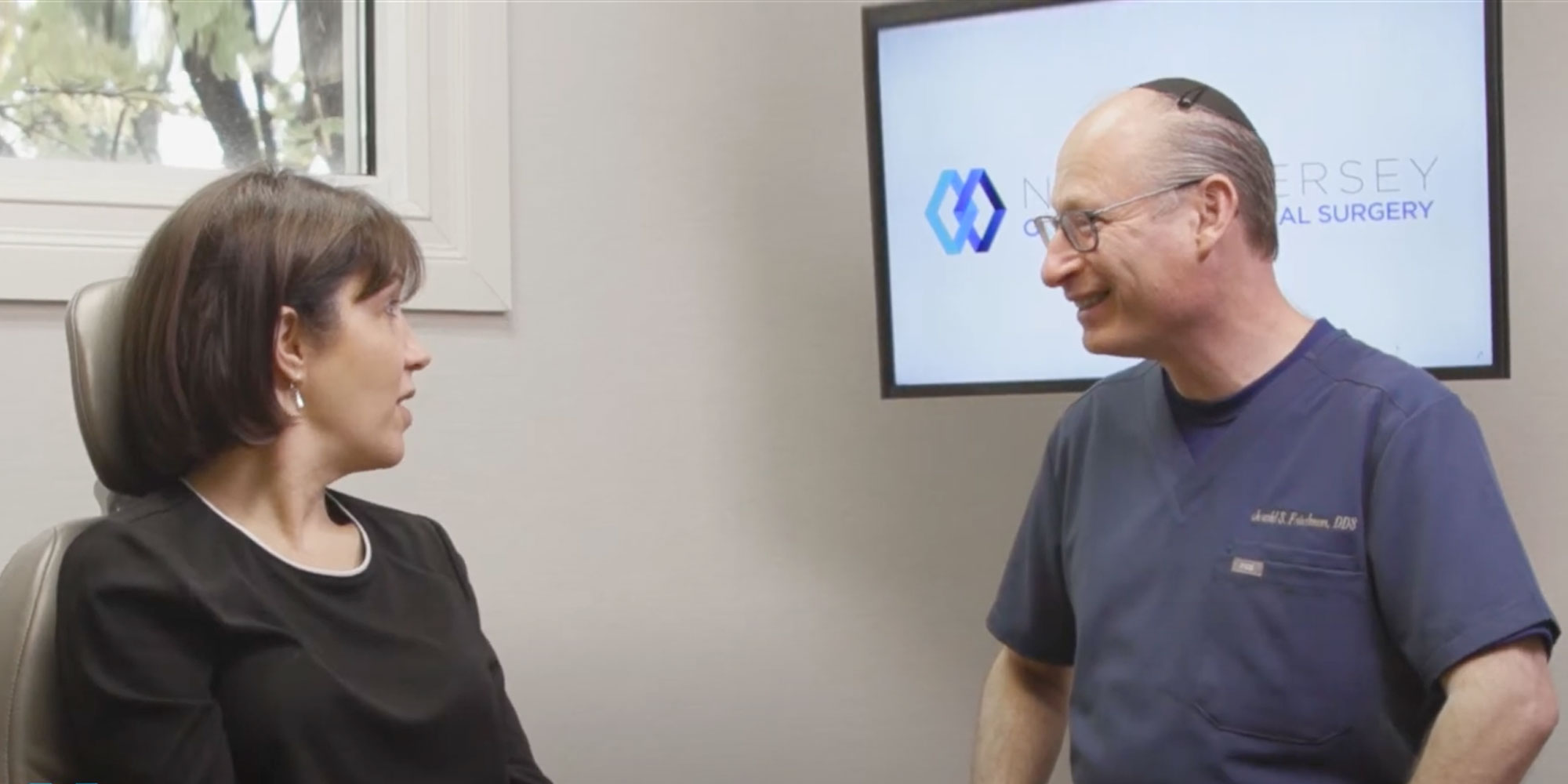drfriedman discusses cbct scan with dental patient